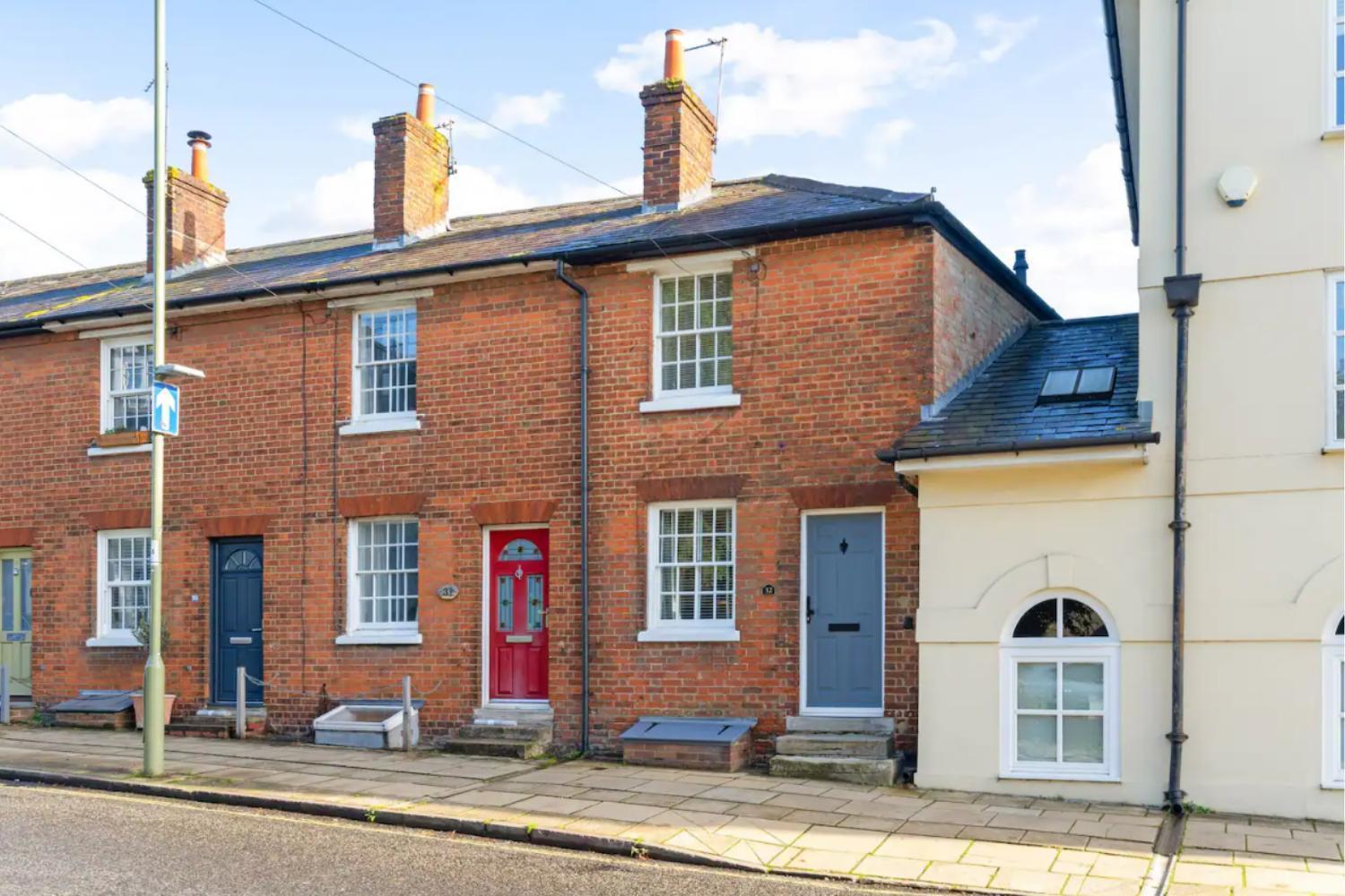 2 Bedrooms Stunning Westgate Cottage Retreat, Central Winchester, Free On-Street Parking Permit, With Garden Close To Cathedral - Sleeps 6, Pets Are Welcome, Summer Special Offer! - By Blue Puffin Stays Экстерьер фото