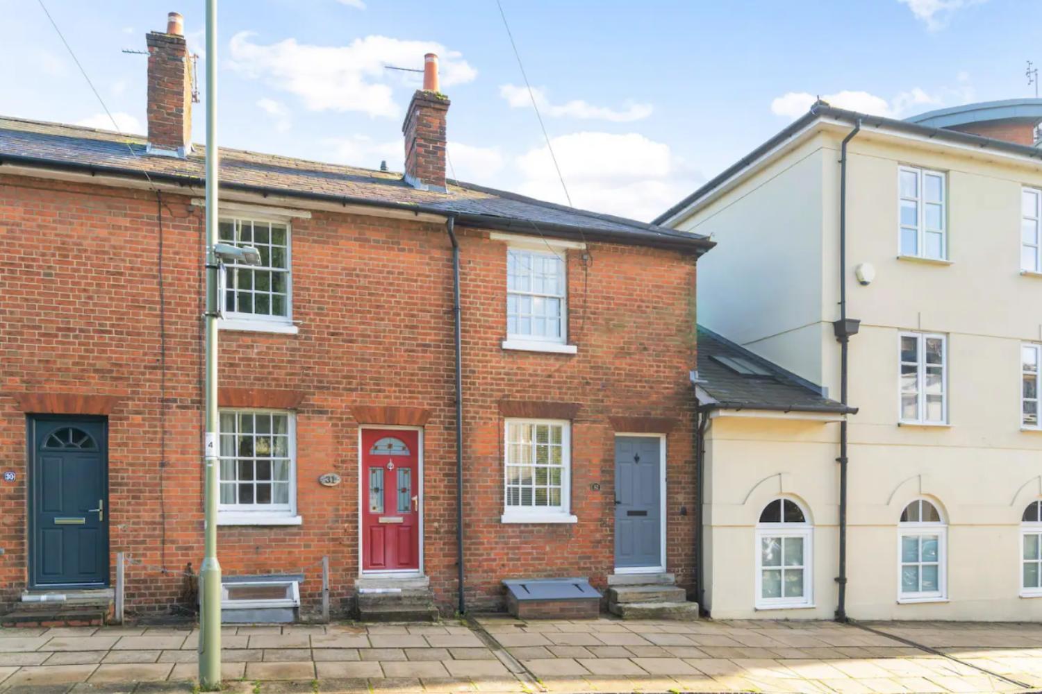 2 Bedrooms Stunning Westgate Cottage Retreat, Central Winchester, Free On-Street Parking Permit, With Garden Close To Cathedral - Sleeps 6, Pets Are Welcome, Summer Special Offer! - By Blue Puffin Stays Экстерьер фото