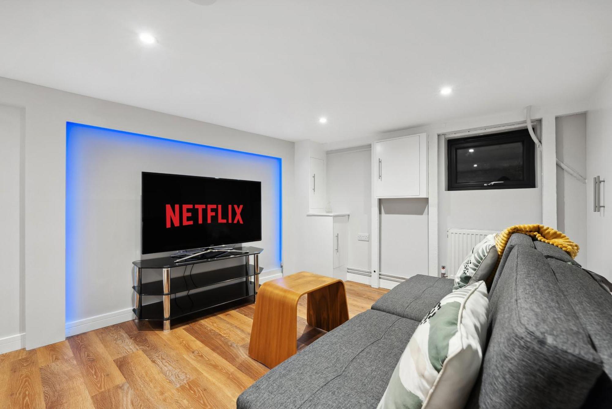 2 Bedrooms Stunning Westgate Cottage Retreat, Central Winchester, Free On-Street Parking Permit, With Garden Close To Cathedral - Sleeps 6, Pets Are Welcome, Summer Special Offer! - By Blue Puffin Stays Экстерьер фото