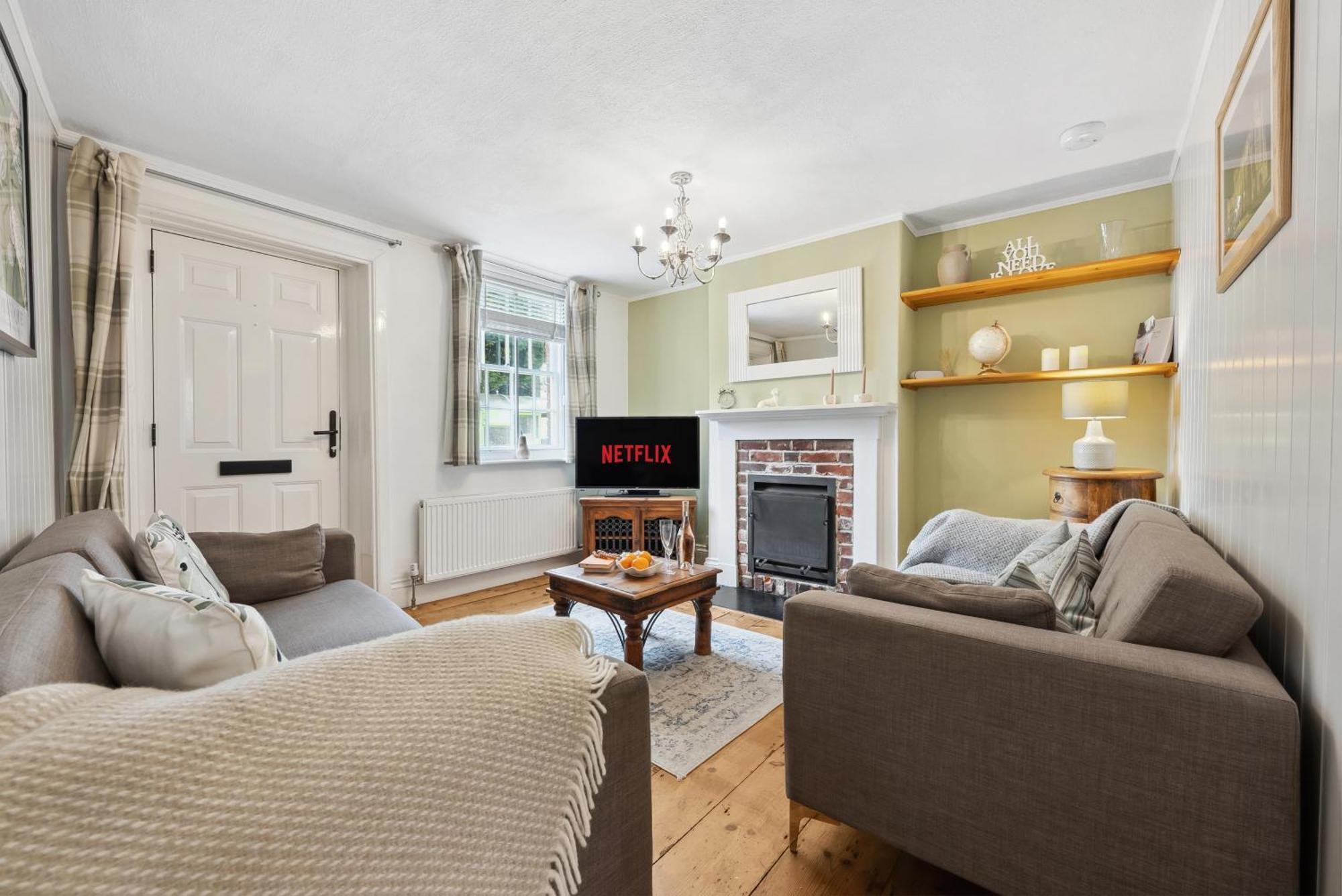 2 Bedrooms Stunning Westgate Cottage Retreat, Central Winchester, Free On-Street Parking Permit, With Garden Close To Cathedral - Sleeps 6, Pets Are Welcome, Summer Special Offer! - By Blue Puffin Stays Экстерьер фото